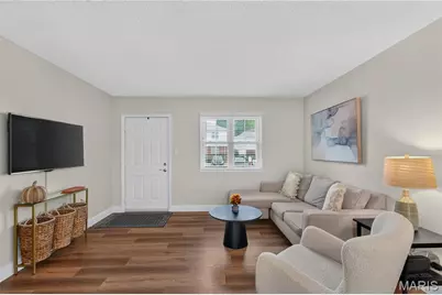 9186 Wrenwood Lane, Brentwood, MO 63144 - Photo 5