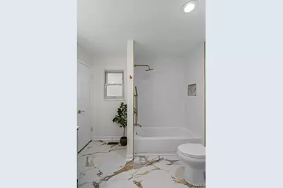 5891 Sir Edward Lane, Florissant, MO 63033 - Photo 37