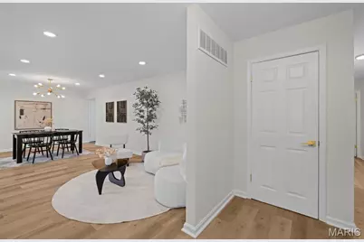 5891 Sir Edward Lane, Florissant, MO 63033 - Photo 7