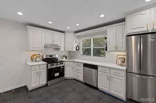 5891 Sir Edward Ln, Florissant, MO 63033 - Photo 15