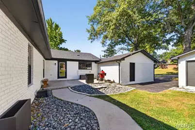14391 Ladue Road, Chesterfield, MO 63017 - Photo 43