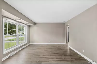 90 La Havre Circle, Florissant, MO 63031 - Photo 7