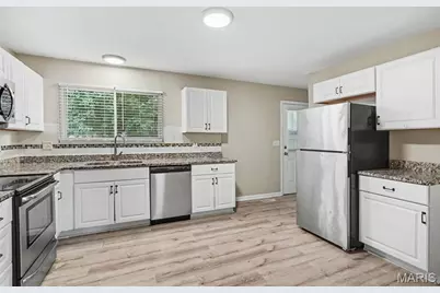 1106 Borden Drive, Florissant, MO 63031 - Photo 9