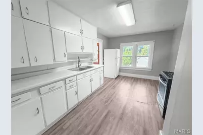 421 Edwards Street, Hannibal, MO 63401 - Photo 9
