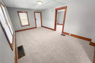 421 Edwards St, Hannibal, MO 63401 - Photo 3
