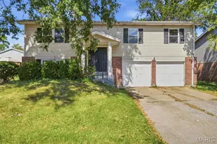 2465 Kingsford Dr, Florissant, MO 63031 - Photo 1