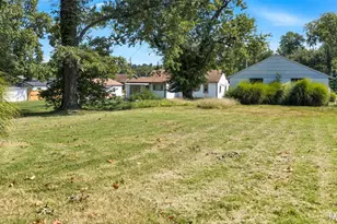 21 Shumate Ave, Maryland Heights, MO 63043 - Photo 29