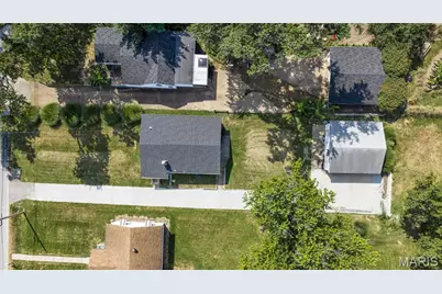 21 Shumate Avenue, Maryland Heights, MO 63043 - Photo 25