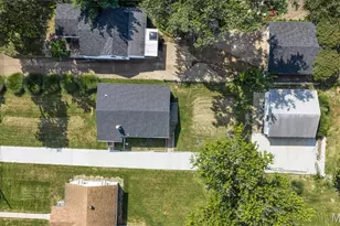21 Shumate Ave, Maryland Heights, MO 63043 - Photo 25