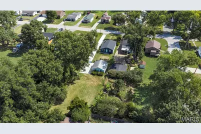 21 Shumate Avenue, Maryland Heights, MO 63043 - Photo 27