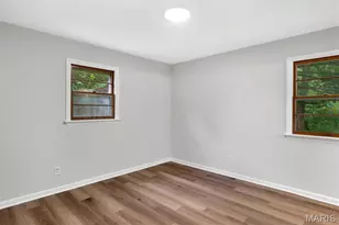 705 Palace Ct, Saint Louis, MO 63135 - Photo 13