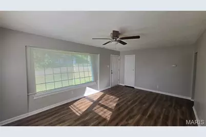 1138 Laredo Avenue, Saint Louis, MO 63138 - Photo 5