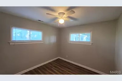 1138 Laredo Avenue, Saint Louis, MO 63138 - Photo 9