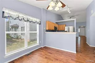 3215 Country Hollow Dr, Saint Louis, MO 63129 - Photo 9