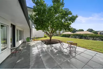 6005 Bishops Place, Saint Louis, MO 63109 - Photo 5