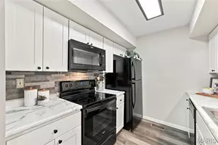 420 Lake Ave, Saint Louis, MO 63108 - Photo 7
