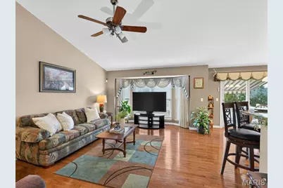 6025 Glennaire Drive, Oakville, MO 63129 - Photo 5