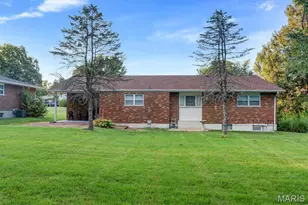2006 Northaire Ln, Saint Louis, MO 63138 - Photo 9