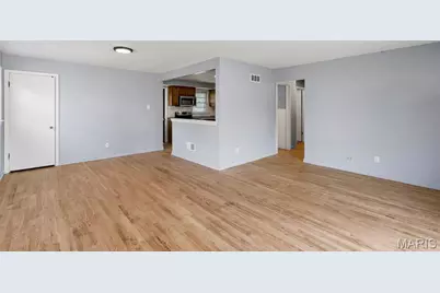 125 W Saint Anthony Lane, Florissant, MO 63031 - Photo 7