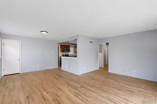125 W St Anthony Ln, Florissant, MO 63031 - Photo 7