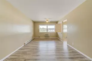 7445 Hazelcrest Dr, Hazelwood, MO 63042 - Photo 11