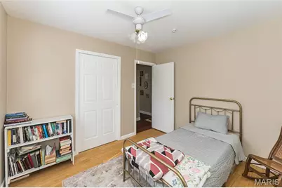 12104 Fleetwood Place, Maryland Heights, MO 63043 - Photo 15