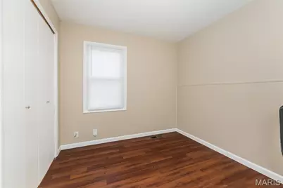 12104 Fleetwood Place, Maryland Heights, MO 63043 - Photo 17
