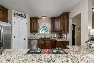 23123 Roselawn Dr, Lebanon, MO 65536 - Photo 9