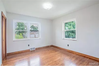 5479 Clifton Avenue, Saint Louis, MO 63109 - Photo 17