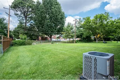 5479 Clifton Avenue, Saint Louis, MO 63109 - Photo 25
