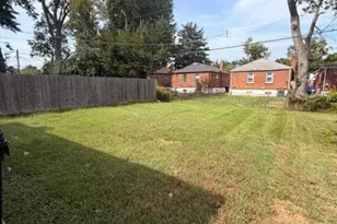 8309 Orchard Ave, University City, MO 63132 - Photo 27