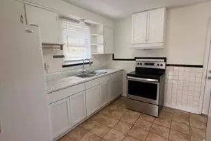 8309 Orchard Ave, University City, MO 63132 - Photo 11