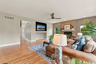 1000 Gardenbridge Pl, Saint Charles, MO 63303 - Photo 9