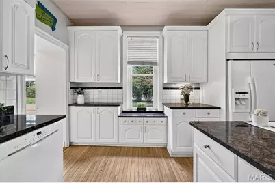 7303 Lindbergh Drive, Saint Louis, MO 63117 - Photo 7