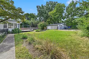 7303 Lindbergh Dr, Saint Louis, MO 63117 - Photo 29