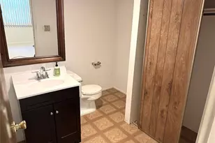 828 Country Heights Ct, Manchester, MO 63021 - Photo 21