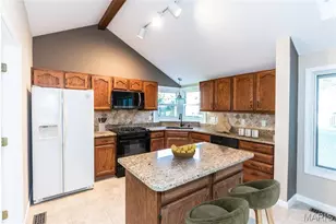 2459 Cripple Creek Dr, Saint Louis, MO 63129 - Photo 11
