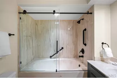 4570 Laclede Avenue #205, Saint Louis, MO 63108 - Photo 27