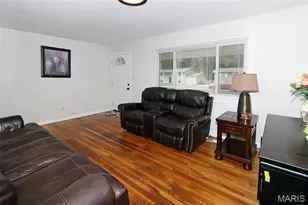 6 Marveline Dr, Saint Charles, MO 63304 - Photo 3