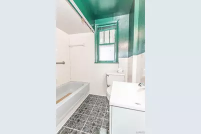 951 Switzer Avenue, Saint Louis, MO 63147 - Photo 21