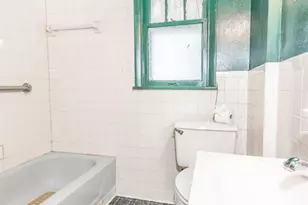 951 Switzer Ave, Saint Louis, MO 63147 - Photo 21