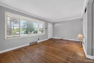 10318 Seaton Dr, Saint Louis, MO 63137 - Photo 5