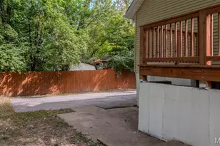 2427 Leslie Ave, Overland, MO 63114 - Photo 15