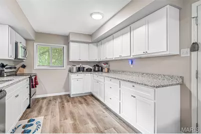 200 Meinhardt Drive, Fenton, MO 63026 - Photo 7