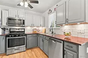 11935 Wooded Valley Ct, Maryland Heights, MO 63043 - Photo 7