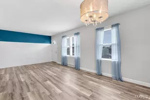 11105 Pine Forest Dr, Saint Louis, MO 63126 - Photo 9