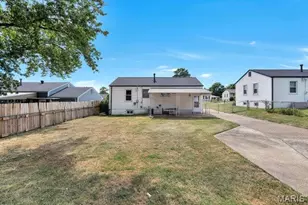 11105 Pine Forest Dr, Saint Louis, MO 63126 - Photo 31