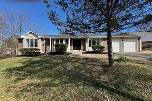 924 Fernview Dr, Creve Coeur, MO 63141 - Photo 1