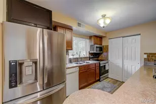 307 Twistedoak Ct, Ballwin, MO 63021 - Photo 39