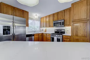 307 Twistedoak Ct, Ballwin, MO 63021 - Photo 13